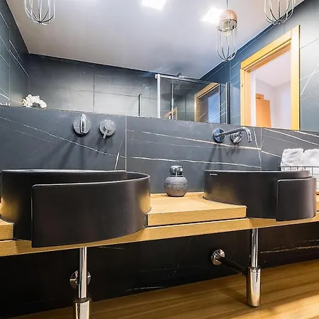 M Penthouse * Split