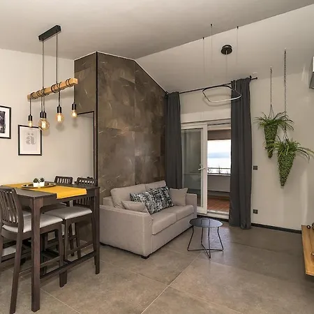 M Penthouse Apartment Split