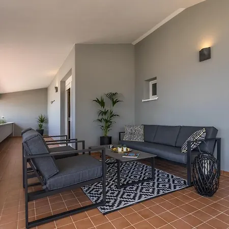 M Penthouse Apartment *