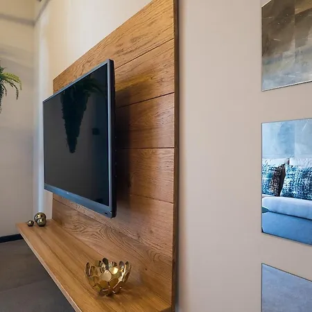 Apartment M Penthouse Split
