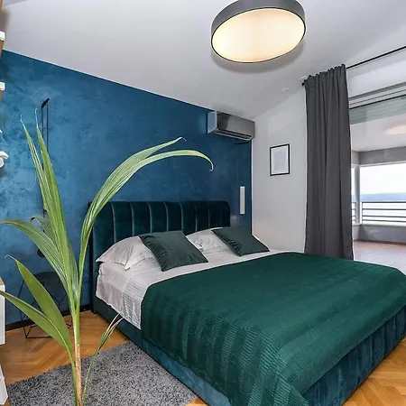 M Penthouse Apartment *